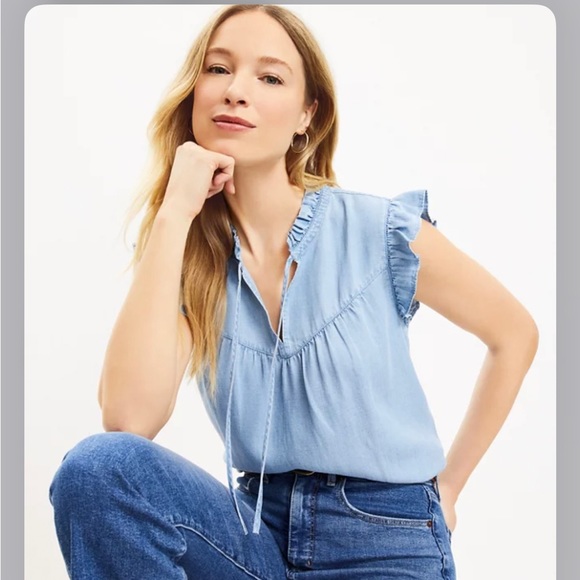 Chambray ruffle top LOFT - Picture 1 of 4